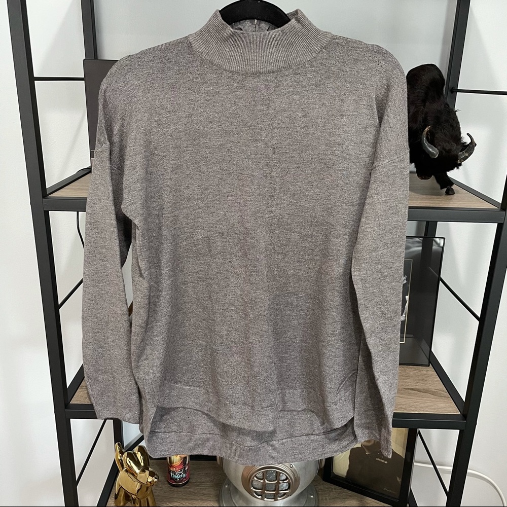NWT Cyrus Charcoal Heather Grey Sweater Sz. L